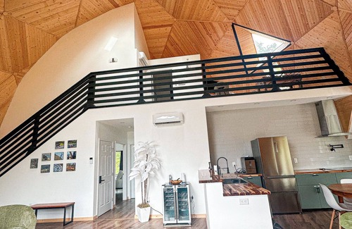 Front Royal Haus | ⭐️Lunar Lookout ⭐️ Geodesic Dome on 8 acres with HOT TUB!