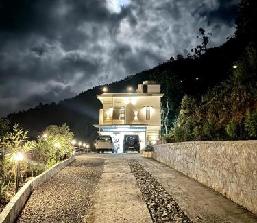 Udumbanchola Haus | Lush Green-Homestay