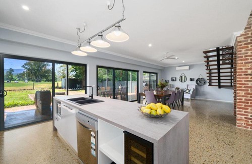 Whitfield Haus | Lusso - Boutique Accommodation