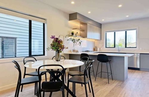 Greenlane Eigentumswohnung | Lux 4B Holiday House in Greenlane - ASBshowgrounds