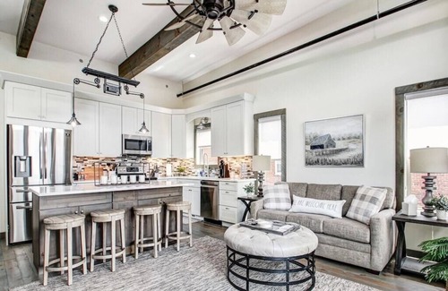 Blue Ridge Eigentumswohnung | Luxurious loft escape at Down Town Blue Ridge! Walk to everything! No driving!