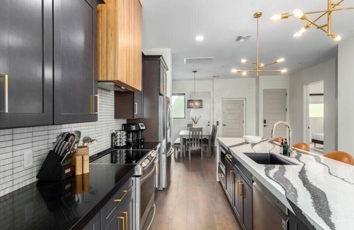 South Scottsdale Eigentumswohnung | LUX Penthouse in Old Town Scottsdale: Mtn Views!