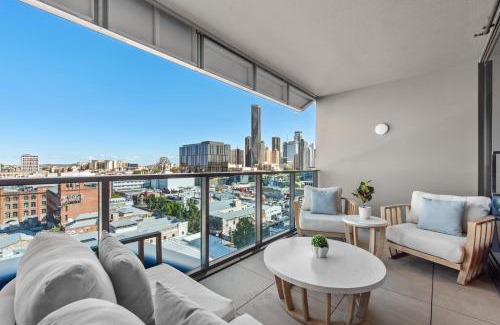 Fortitude Valley Wohnung | Luxe 3BR Apt with City Views, Car Park and Rooftop Pool