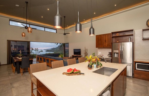Uvita Villa | Luxe 4 Bdrm Villa w/Epic OceanView & Infinity Pool