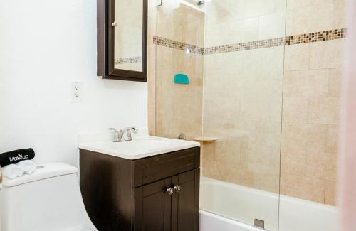 West Hollywood Haus | Luxe 4 BR Heated Pool - Hardrock - Stadium - Beach