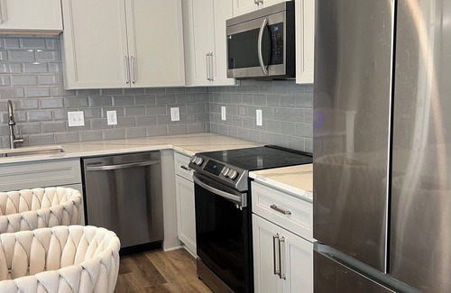 Edgewood Haus | Luxe 5-Level Townhouse with CITY VIEW