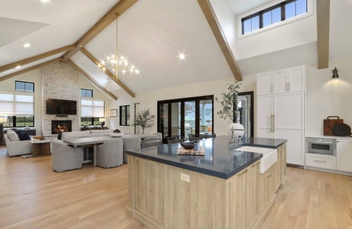 Lake Geneva Haus | Luxe at the Lake | Heated Saltwater Pool |Lake Views |Enclosed Porch | Movie Theater