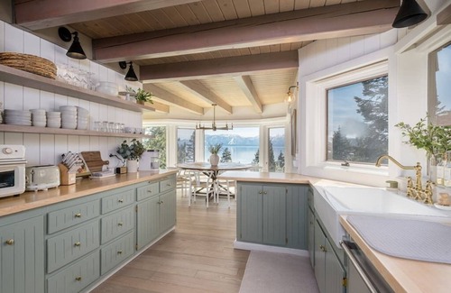 Meeks Bay Kabine | LUXE ✶ Lakeview Retreat | King Bed⚡️WiFi✶Long Stays