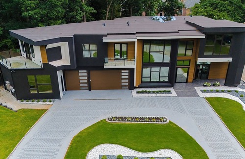 Atlanta Haus | LUXE Living/10,000+sqft/Mins to DT Atlanta!