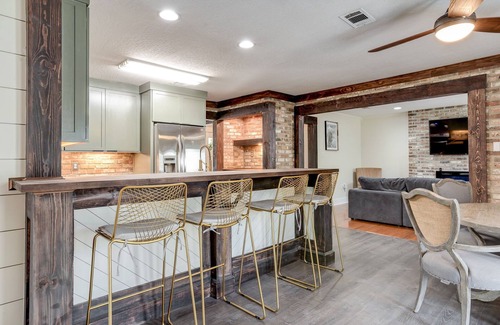 Hattiesburg Haus | Luxury in Midtown steps to USM -The Longleaf House