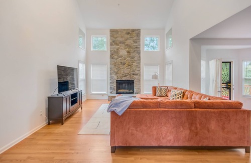 Friendly Haus | Luxe home with great amenities close to MGM, National Harbour, DMV