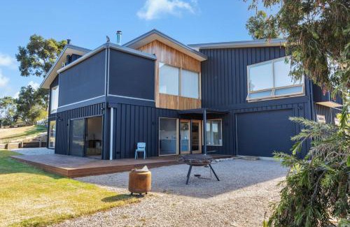 Clarendon Wohnung | Luxe Scandinavian 2BR Retreat Near McLaren Vale