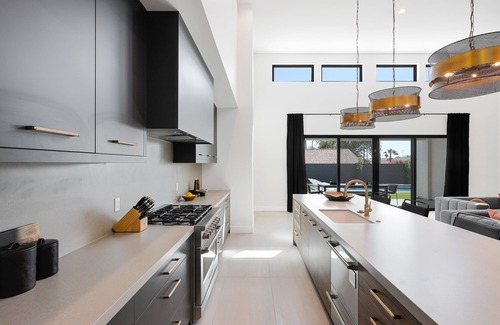 North Scottsdale Hütte | Luxe - Solstice Retreat - Heated Pools - 2 Homes