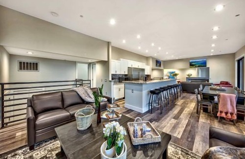 Tahoe Village Haus | LUXE15: Blue Diamond VIP mega lodge Lake Tahoe hot tub pool game room