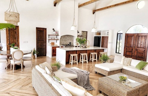 Saint-Rosaire Villa | Luxueuse Villa Privée Avec vue Panoramique et Piscine Infinie