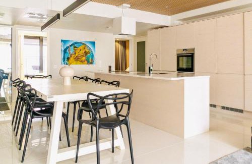 Kamppi Wohnung | Luxurious 3-Br Apt with Balcony