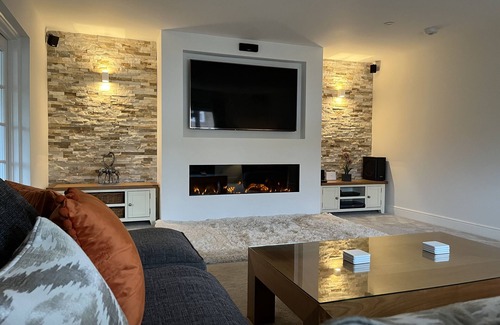 Maugersbury Haus | Luxurious 4 Bed house with Hot Tub in the Cotswolds!