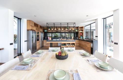 Abiansemal Villa | Luxuriöser Designer privater Hafen in Canggu