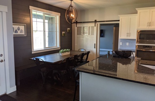 Cedar City Haus | Luxurious 7Bd, 4Bath w/Theatre, BunkRm, Huge Yard