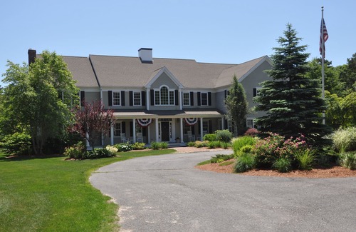 West Barnstable Haus | Unglaubliche 4 Hektar großen Pool Haus, beleuchteten Tennisplatz, zahlreiche Annehmlichkeiten!