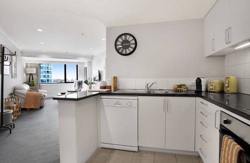 Takapuna Wohnung | Luxurious Apt with Rooftop Heated Pool Gym Tennis