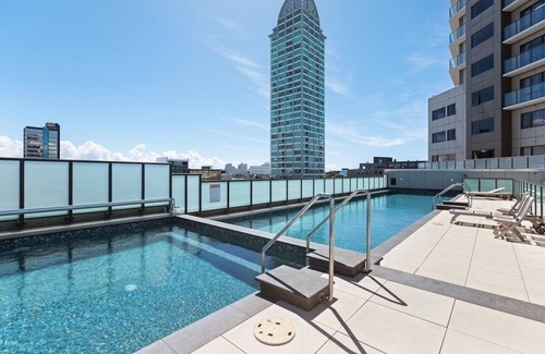 Takapuna Wohnung | Luxurious Apt with Rooftop Heated Pool Gym Tennis