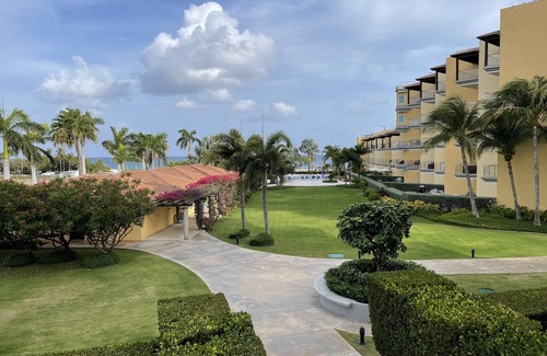 Oranjestad-West Eigentumswohnung | Luxurious Beachfront 2-Bedroom/2 Bath Condo - Eagle Beach