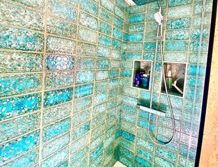 Swallowcliffe Haus | Luxurious, Fabulous, Fun, Contemporary Suite in Retreat Centre