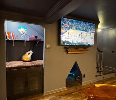 Charlotte Haus | Luxurious Getaway at Js Place