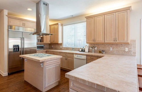 Arapahoe Ridge Haus | Luxurious High End 4BR Boulder Retreat