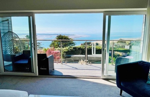Aberdovey Haus | Luxurious Holiday Home - Aberdovey- 4 En-Suite Bedrooms & Spectacular Sea Views!