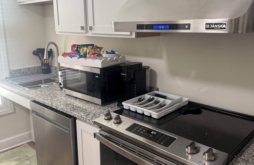 Hagerstown Eigentumswohnung | Luxurious large condo, no steps,amenities galore. Brand new, Secure, Parking,W/D