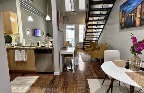 Atlantic Station Area Eigentumswohnung | Luxurious Loft W PATIO VIEW