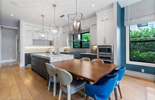 Idlewyld Haus | LUXURIOUS MANSION WITH 5 SUITES ON THE WATER!!