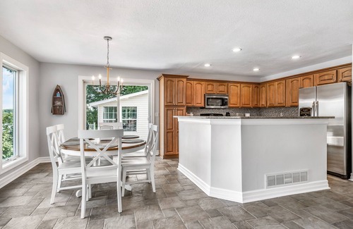 Coldwater Haus | Luxurious Morrison Lakehouse w/ Hot Tub & Sunset Views