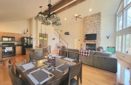 The Woods Kabine | Luxurious Mountaintop Chalet / Cabin in 'The Woods Golf Resort':Access Amenities