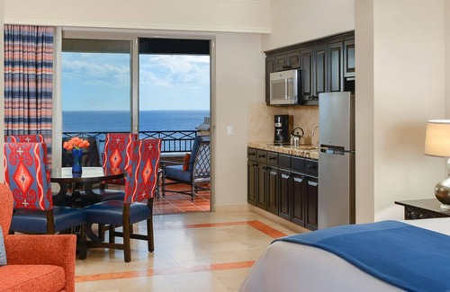 Sunset Beach Resort | Luxurious Ocean View Suite