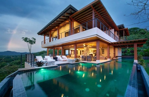 Tamarindo Villa | Luxurious Ocean View Villa I Fully Staffed