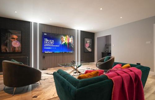 Glasgow Westend Wohnung | Luxurious Penthouse with Bar at Glasgow Hydro & SECC