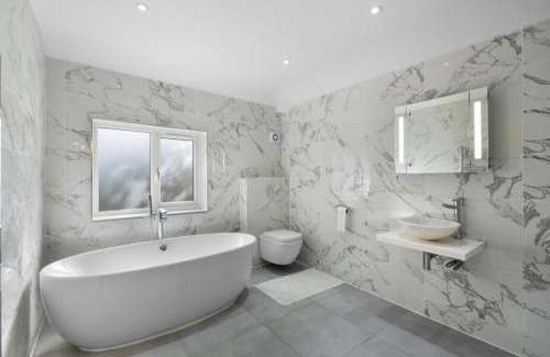 Lutterworth Wohnung | Luxurious Relaxing 5 Bed House for great comfort