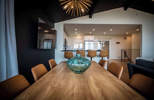 Redmont Park Haus | Luxurious Retreat w/ Stunning Views | Sleeps 16