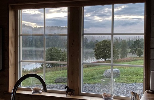 Borjesjo Haus | Luxuriöse Hütte an einem See mit Sauna, kostenlosem WLAN und atemberaubender Aussicht