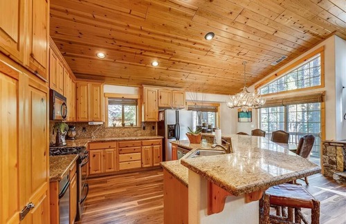 Truckee Kabine | Luxuriöse Tahoe Donner Kabine / privater Whirlpool / Billardtisch / Resort-Ausstattung