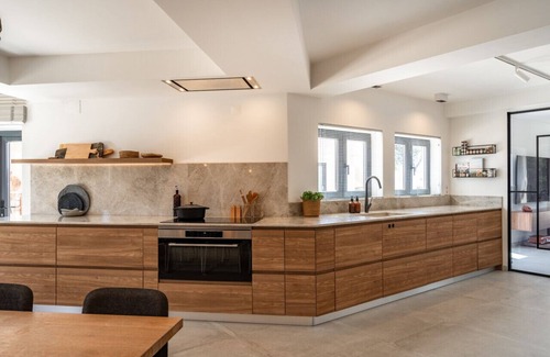 Triana Haus | Luxurious Wine Country Villa - Near Lisbon