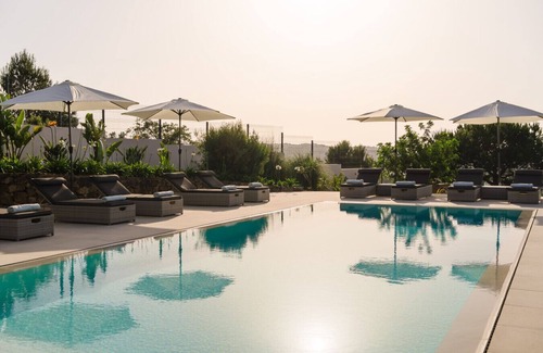 Triana Haus | Luxurious Wine Country Villa - Near Lisbon