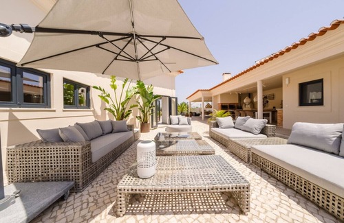 Triana Haus | Luxurious Wine Country Villa - Near Lisbon