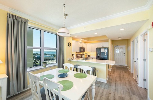 Ono Island Eigentumswohnung | Perfect 2BR / 2BA West Sunset Corner 2 Kings ~ Inklusive Strandservice in der ersten Reihe!