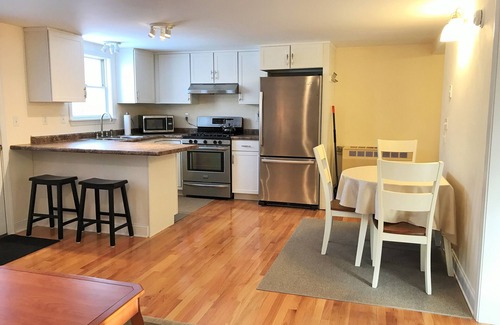 Kennebec Wohnung | Luxury 1 Bedroom in Tranquil Setting