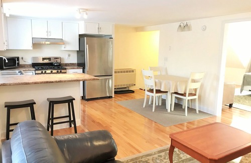 Kennebec Wohnung | Luxury 1 Bedroom in Tranquil Setting