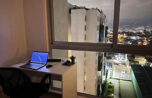 Cinco Esquinas Wohnung | Luxury 12th Floor Apartment with Views - Downtown San Jose Pool and Gym